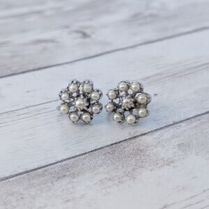 Vintage Screw On Earrings Pretty Faux Pearl Flower 5/8"